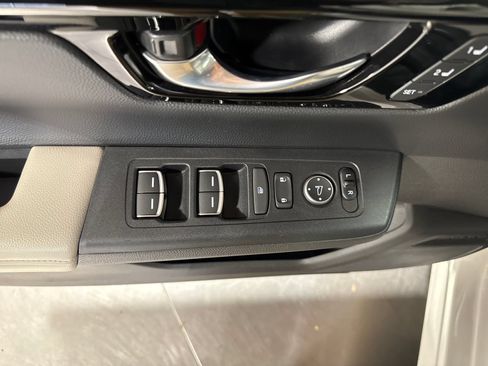 Used 2024 Honda CR-V EX-L image 11