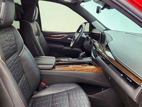 Used 2023 Cadillac Escalade Sport Platinum w/ LPO, ONYX Package image 29