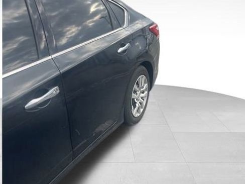 Used 2016 Nissan Altima 2.5 S w/ Power Driver Seat Package image 2