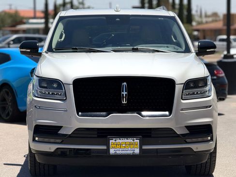 Used 2021 Lincoln Navigator Reserve image 4