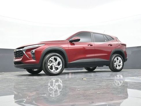 Used 2024 Chevrolet Trax LS w/ LS Convenience Package image 55