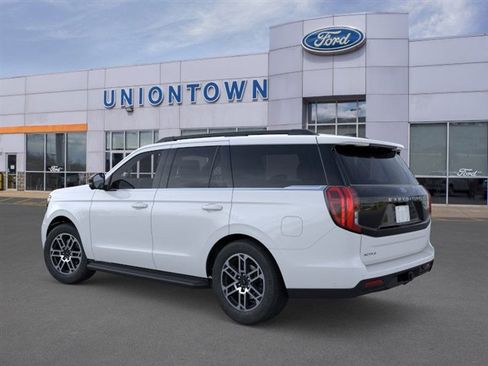 New 2025 Ford Expedition Active image 4