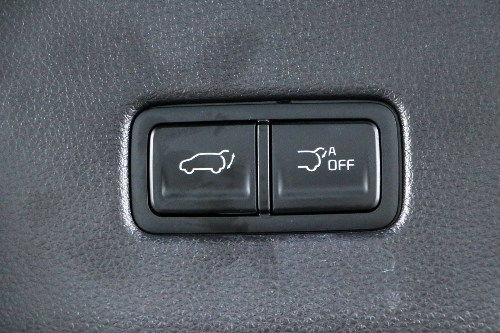 Used 2024 Kia Carnival EX FWD image 31