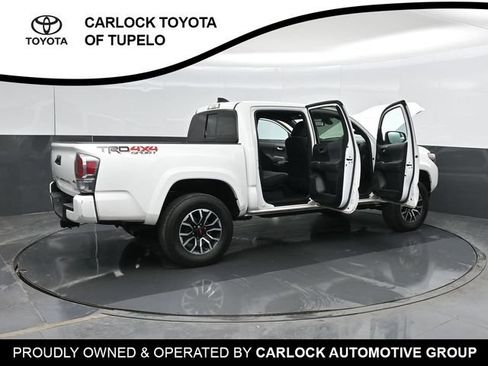Used 2022 Toyota Tacoma TRD Sport AWD/4WD image 38