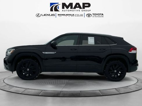 Used 2023 Volkswagen Atlas Cross Sport SE w/ Black Wheel Package image 3