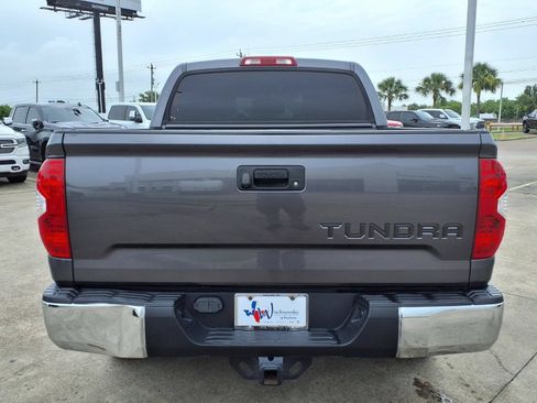Used 2017 Toyota Tundra SR5 w/ SR5 Upgrade Package RWD image 6