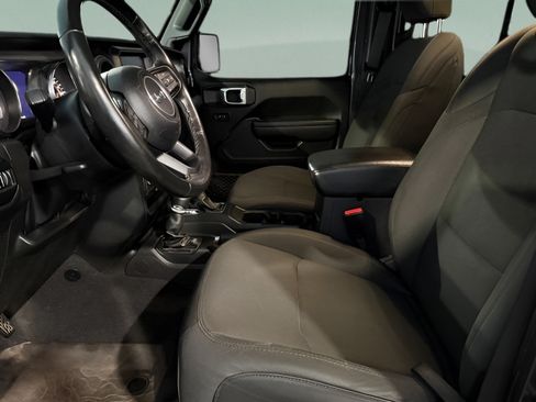 Used 2022 Jeep Gladiator Sport AWD/4WD image 17