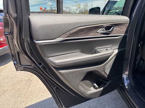 New 2026 Jeep Grand Cherokee Altitude AWD/4WD image 25