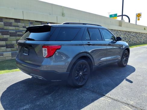 Used 2021 Ford Explorer XLT w/ Equipment Group 202A AWD/4WD image 11