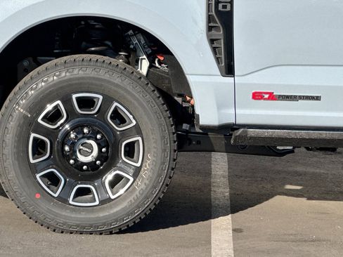 New 2026 Ford F250 Platinum AWD/4WD image 24