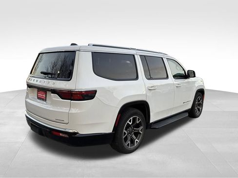 Used 2024 Jeep Wagoneer Series III image 5