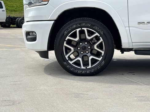 Used 2025 RAM 1500 Laramie w/ Sport Appearance Package AWD/4WD image 33