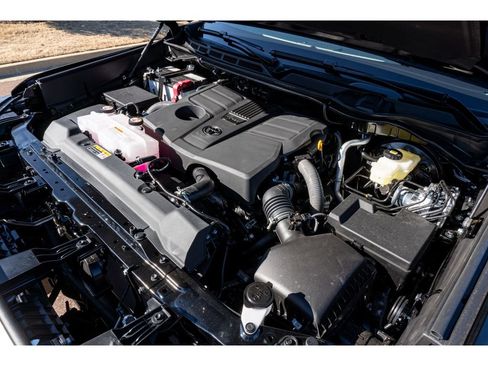 Used 2026 Toyota Tundra Limited AWD/4WD image 30