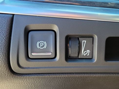 Certified 2022 Cadillac XT5 Premium Luxury w/ LPO, Floor Liner Package FWD image 21