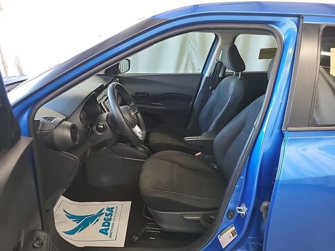 Used 2022 Nissan Kicks S image 3
