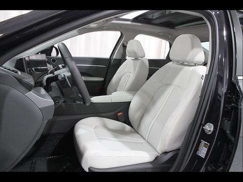 Certified 2025 Hyundai Sonata SEL FWD image 5