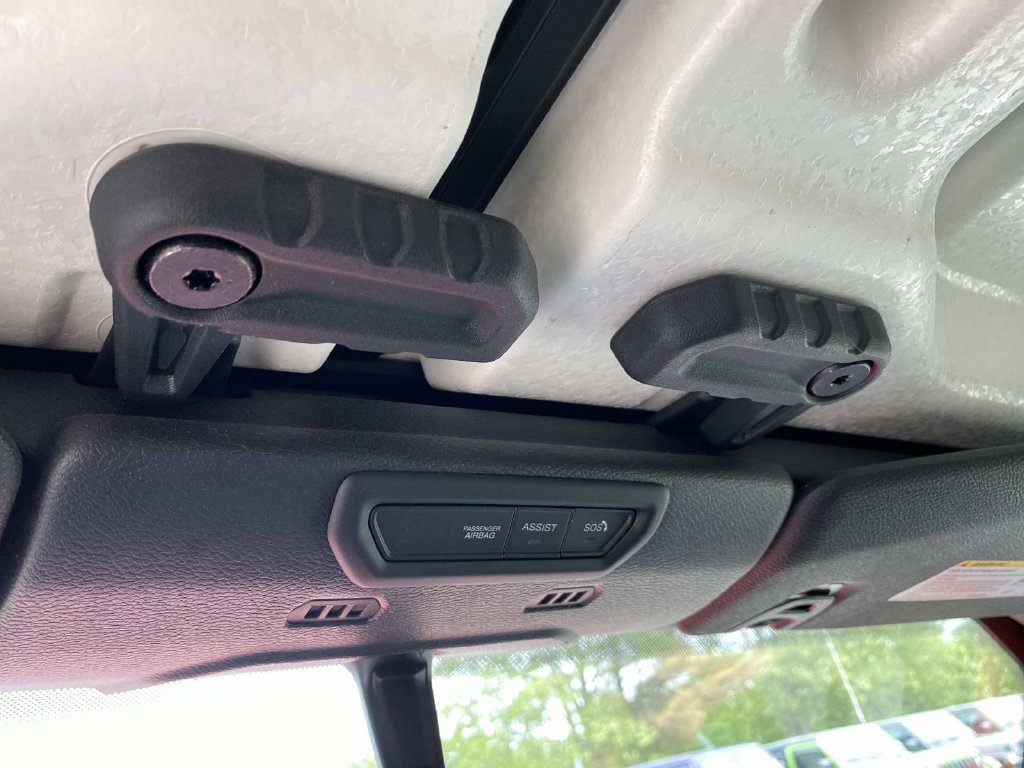 Used 2022 Jeep Wrangler Sport AWD/4WD image 32