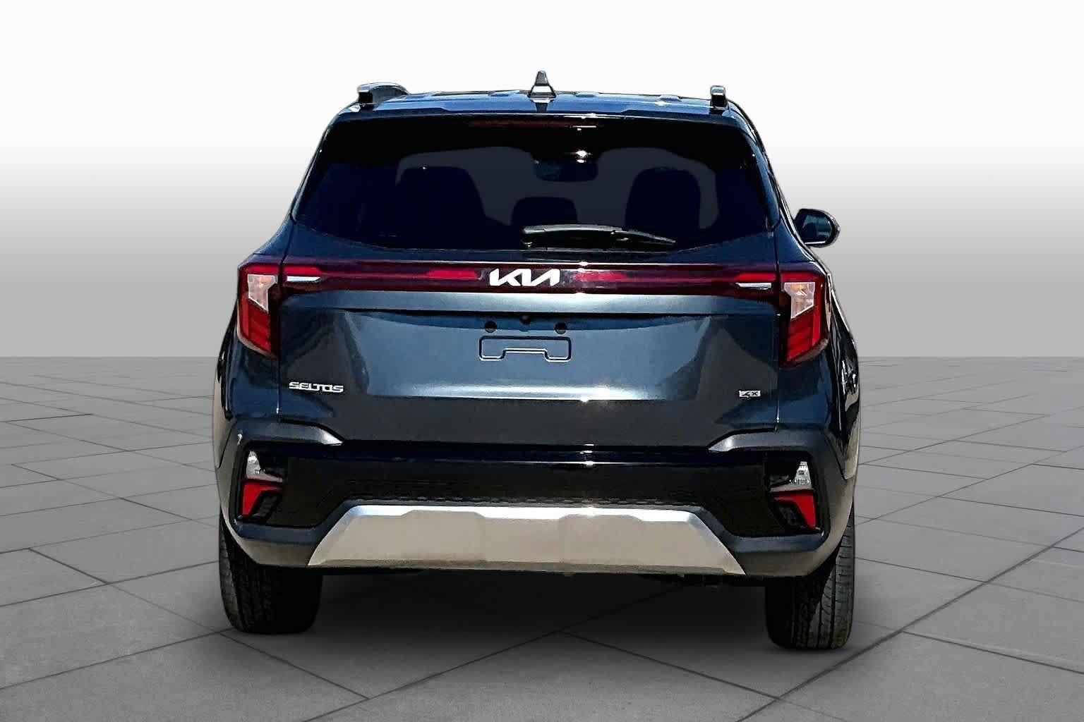 Used 2024 Kia Seltos S AWD/4WD image 5