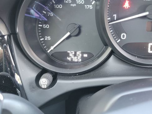 Used 2025 Porsche Macan image 16