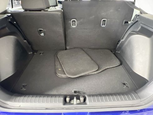 Used 2023 Hyundai Venue SE FWD image 23
