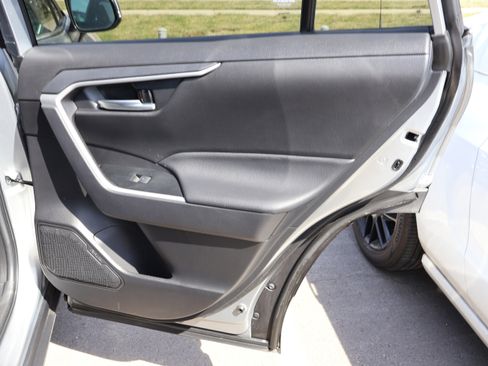 Used 2025 Toyota RAV4 XLE image 9