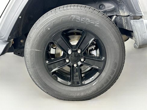 Used 2022 Jeep Wrangler Unlimited Sport AWD/4WD image 11