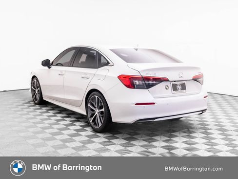 Used 2023 Honda Civic Touring image 3