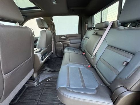 Used 2022 GMC Sierra 2500 Denali w/ Denali Ultimate Package AWD/4WD image 30