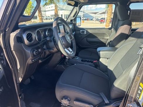 Used 2023 Jeep Wrangler Unlimited Rubicon 4xe image 20