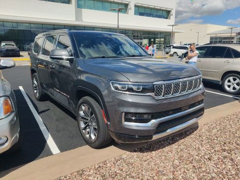 Used 2022 Jeep Grand Wagoneer Series III w/ Rear Seat Video Group 1 image 3