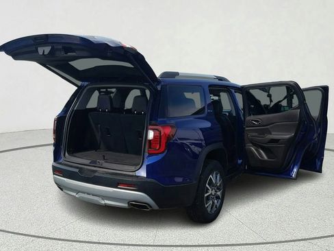 Used 2023 GMC Acadia SLT FWD image 13