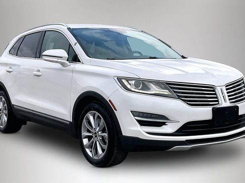 Used 2017 Lincoln MKC Select image 1