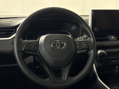 Used 2025 Toyota RAV4 LE FWD image 27
