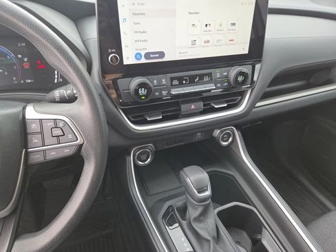 Used 2025 Toyota Grand Highlander FWD image 32