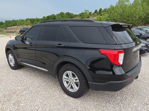 Used 2022 Ford Explorer XLT w/ Equipment Group 202A AWD/4WD image 4