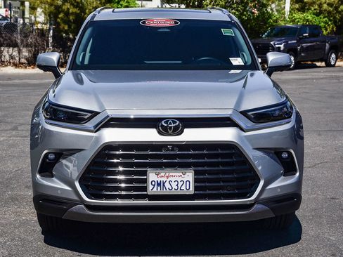 Certified 2024 Toyota Grand Highlander Platinum image 2