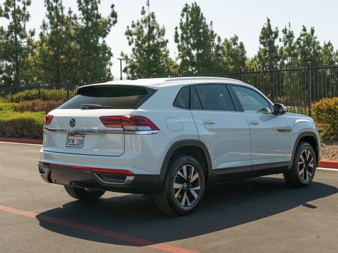 Used 2023 Volkswagen Atlas Cross Sport SE FWD image 12