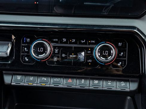 Used 2026 GMC Sierra 2500 AT4X image 27