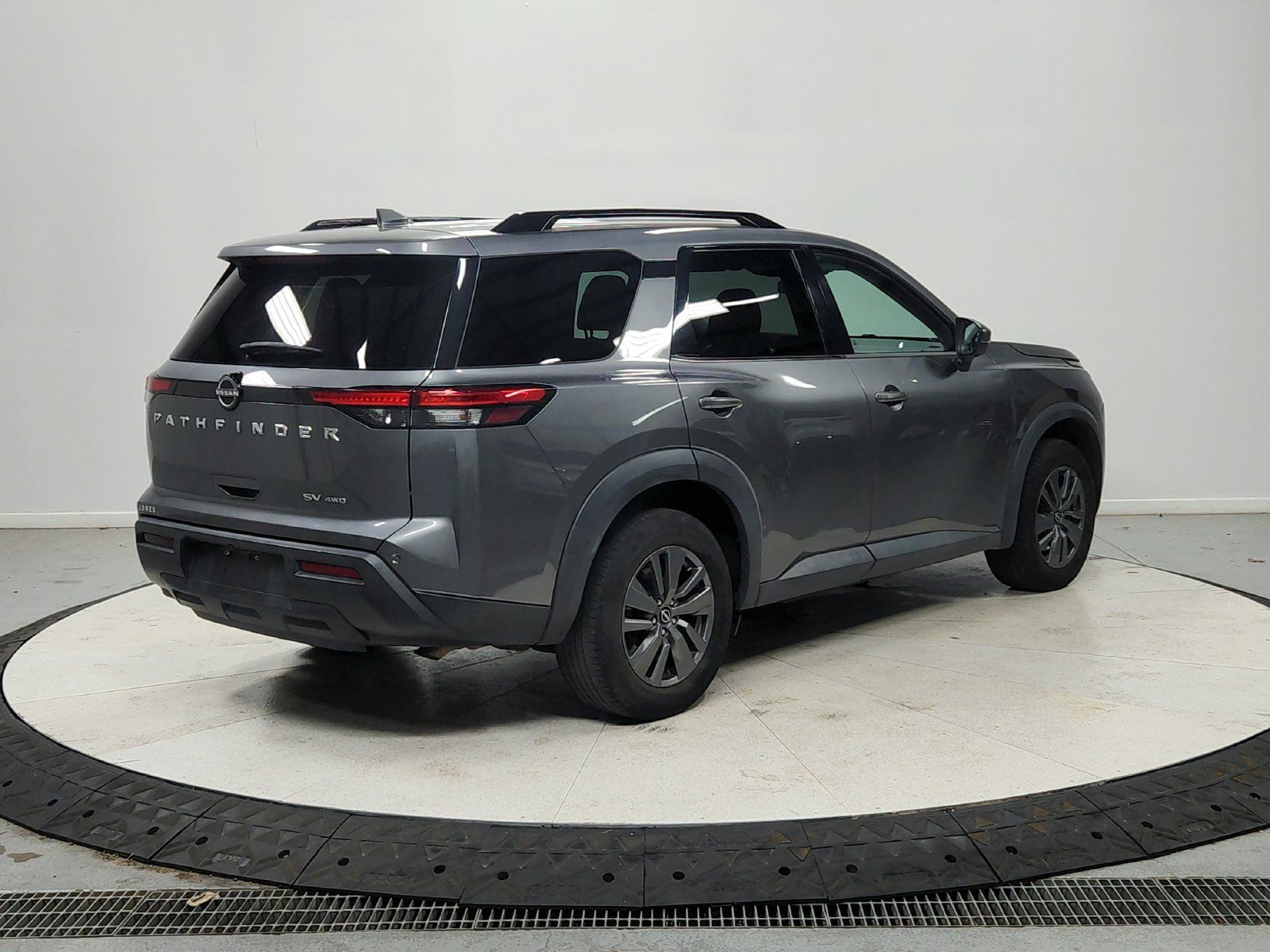 Used 2022 Nissan Pathfinder SV AWD/4WD image 8