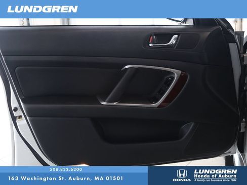 Used 2007 Subaru Legacy 2.5i Limited AWD/4WD image 9