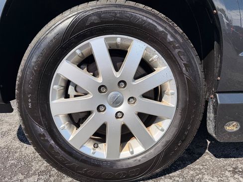 Used 2012 Chrysler Town & Country Touring-L FWD image 10