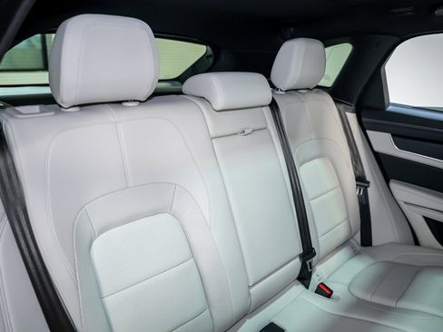 Used 2025 Jaguar F-PACE R-Dynamic S image 33