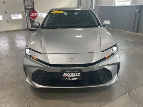 Used 2025 Toyota Camry LE image 2