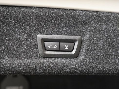 New 2026 BMW 330i Sedan w/ Convenience Package image 12