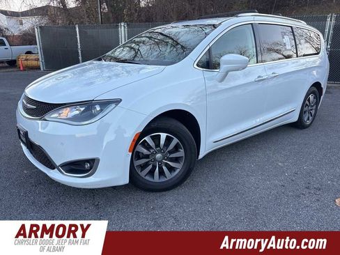 Used 2020 Chrysler Pacifica Touring-L Plus image 1