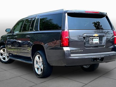 Used 2017 Chevrolet Suburban LT RWD image 12