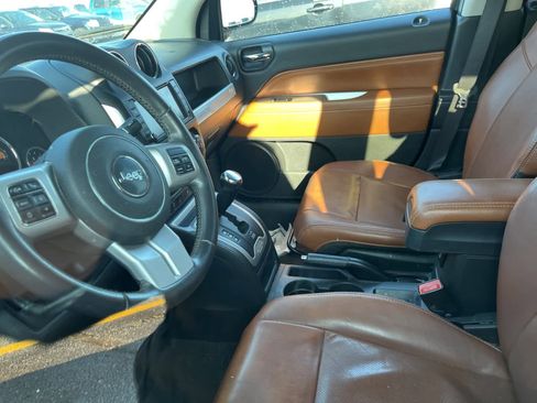 Used 2014 Jeep Compass Limited image 27