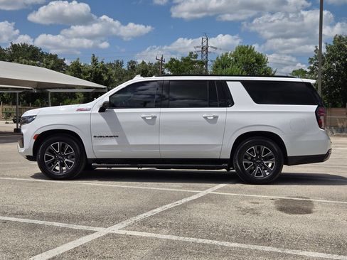 Used 2021 Chevrolet Suburban Z71 w/ Z71 Off-Road Package AWD/4WD image 6