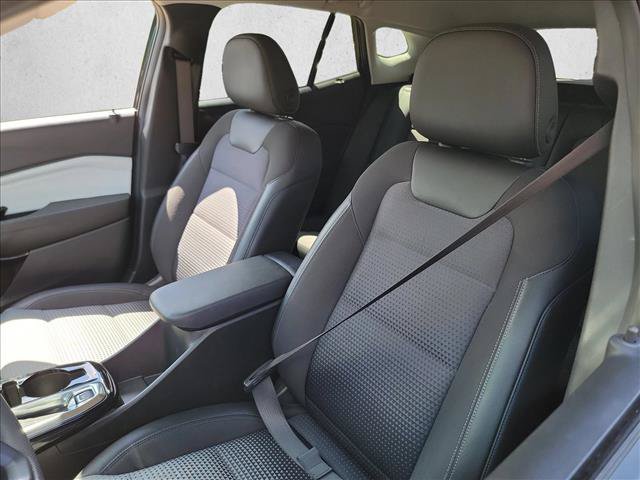 Used 2025 Chevrolet Trax LT FWD image 10