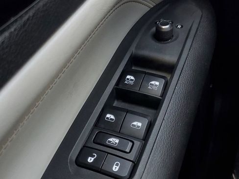 Used 2025 Jeep Compass Limited AWD/4WD image 18